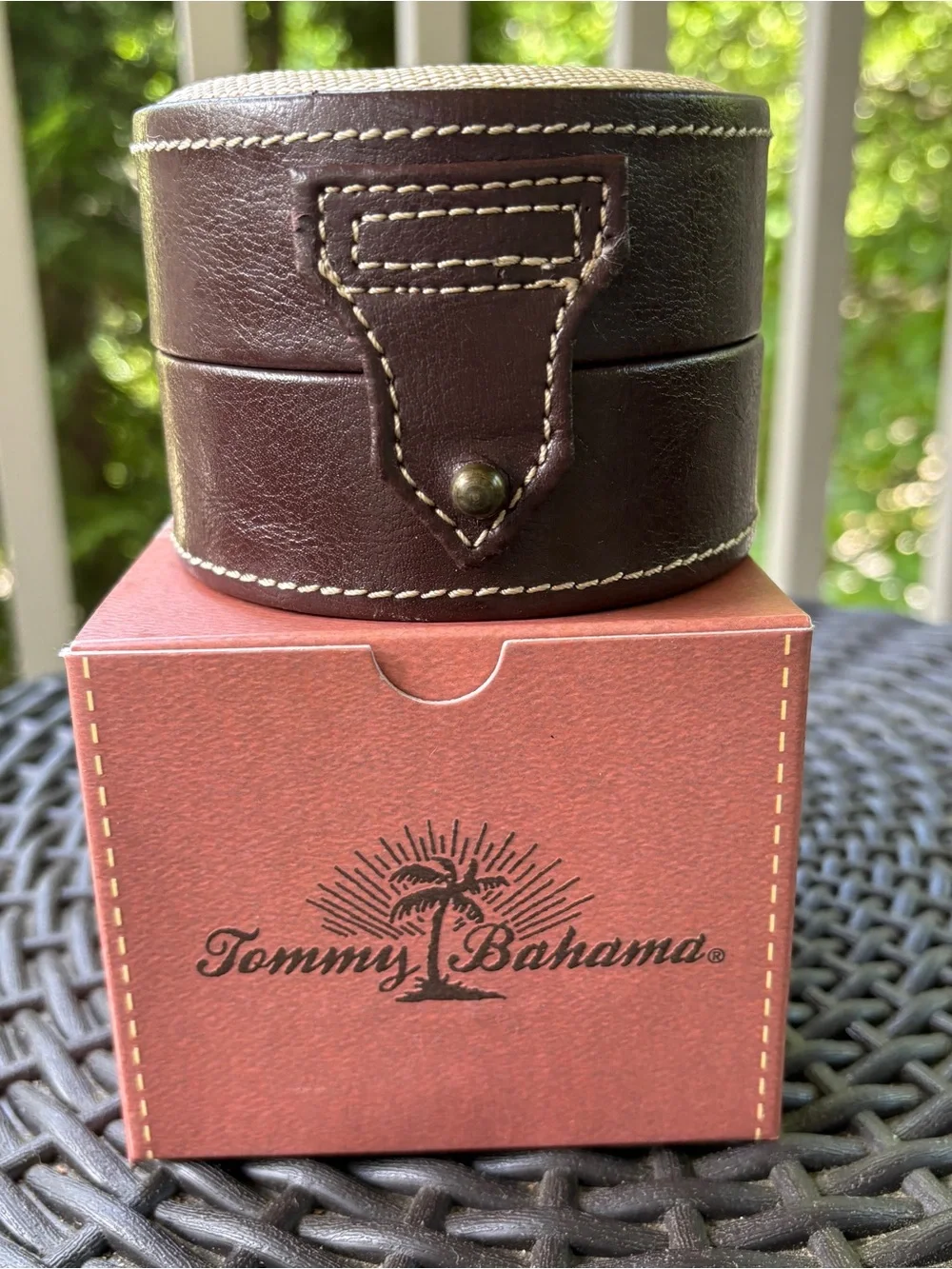 NIB Tommy Bahama Palm TB1000 Men’s Wrist Watch - Picture 8 of 12
